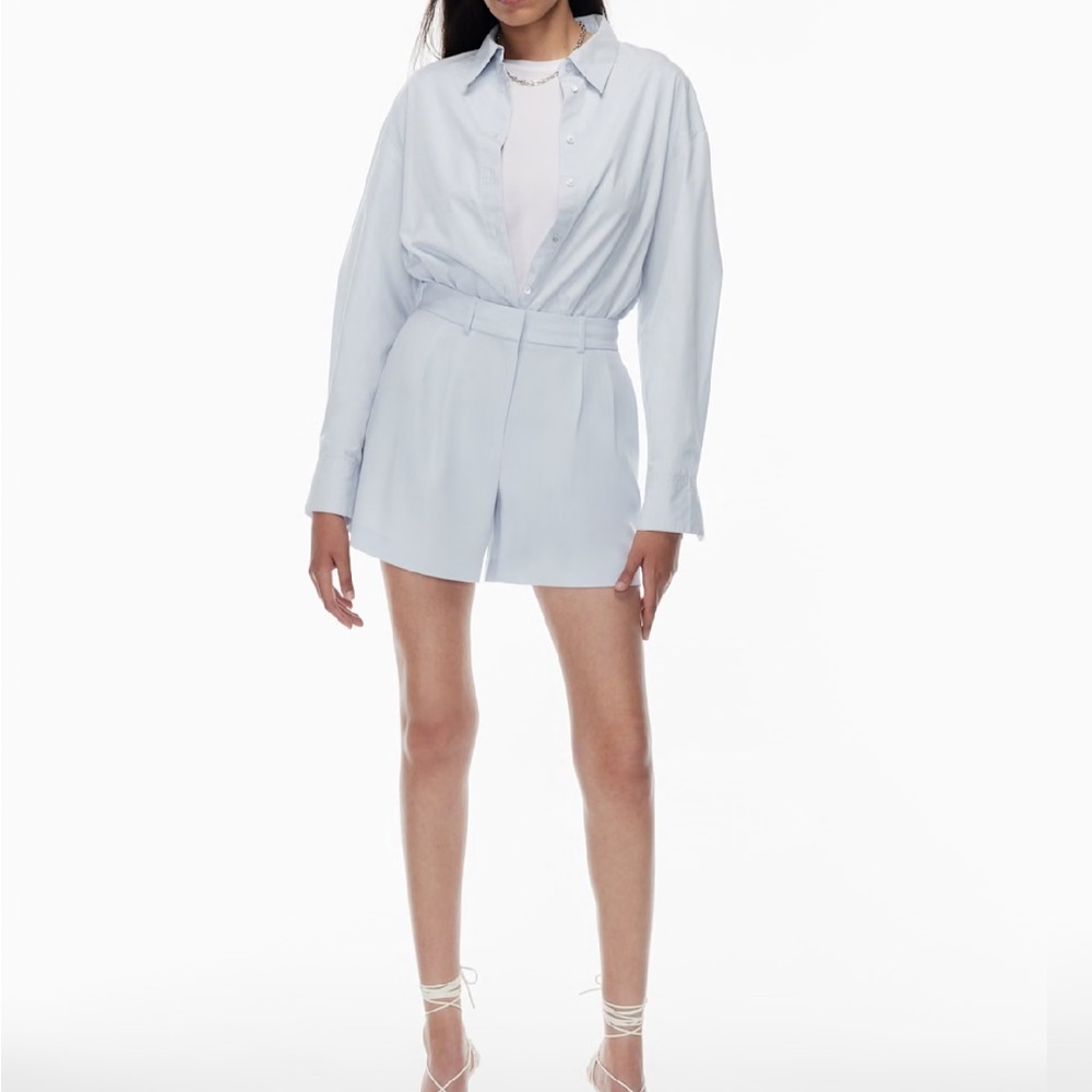 Babaton Pleated Mid-thigh Short!!